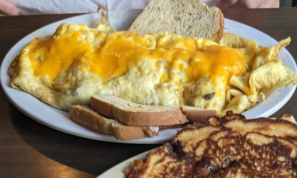 Veggie Omelet with Cheese